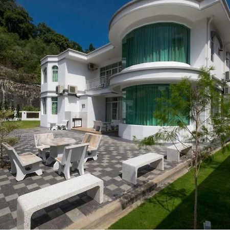 Villa 6, Persiaran Tanjung Bunga 3 Batu Feringgi Exterior foto