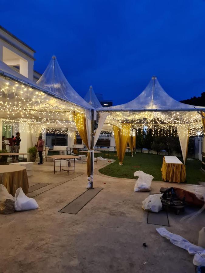Villa 6, Persiaran Tanjung Bunga 3 Batu Feringgi Exterior foto