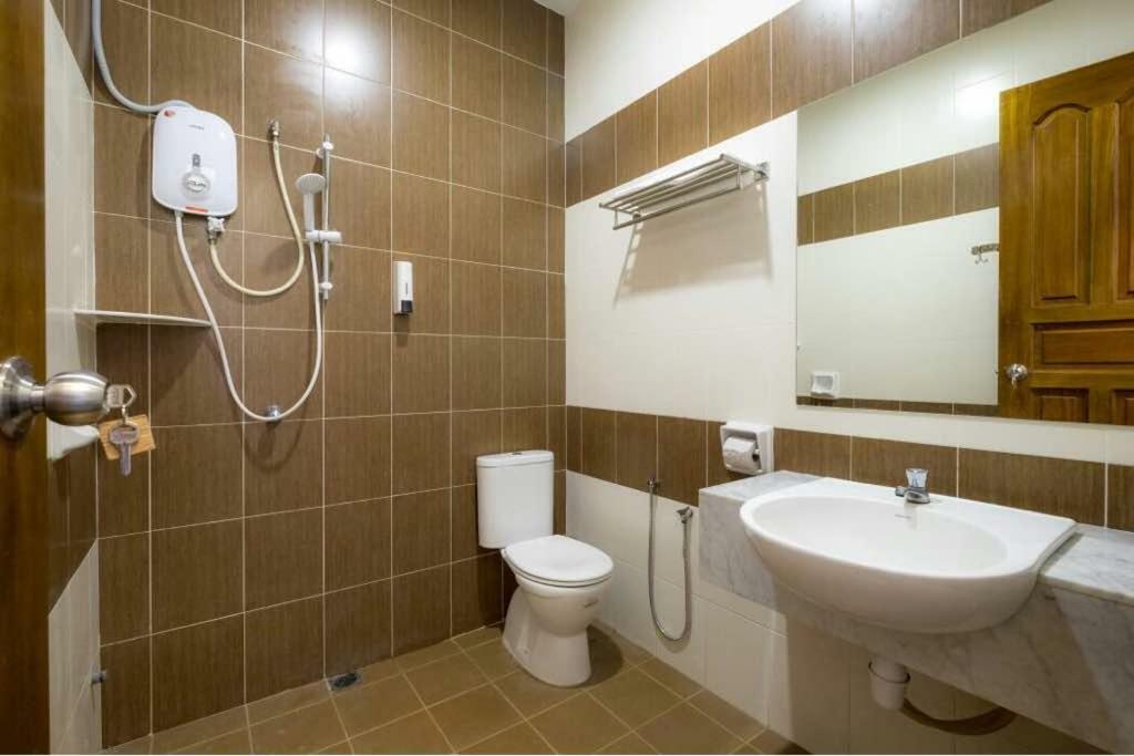 Villa 6, Persiaran Tanjung Bunga 3 Batu Feringgi Exterior foto
