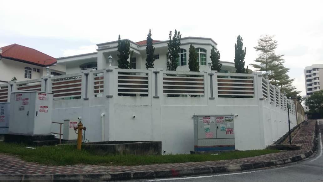 Villa 6, Persiaran Tanjung Bunga 3 Batu Feringgi Exterior foto