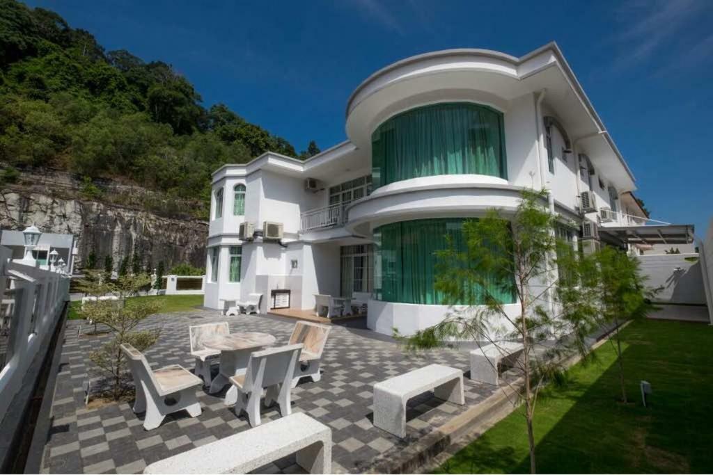 Villa 6, Persiaran Tanjung Bunga 3 Batu Feringgi Exterior foto