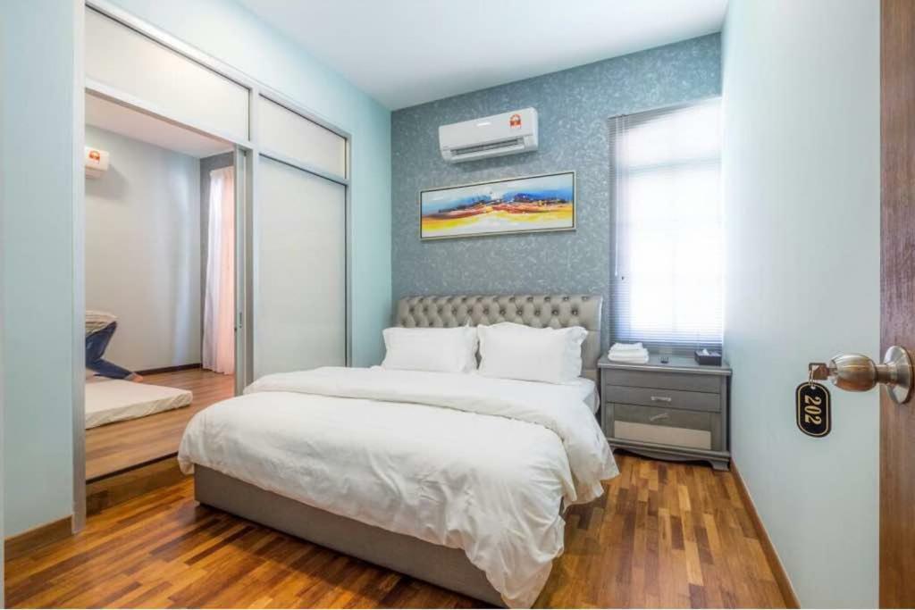 Villa 6, Persiaran Tanjung Bunga 3 Batu Feringgi Exterior foto