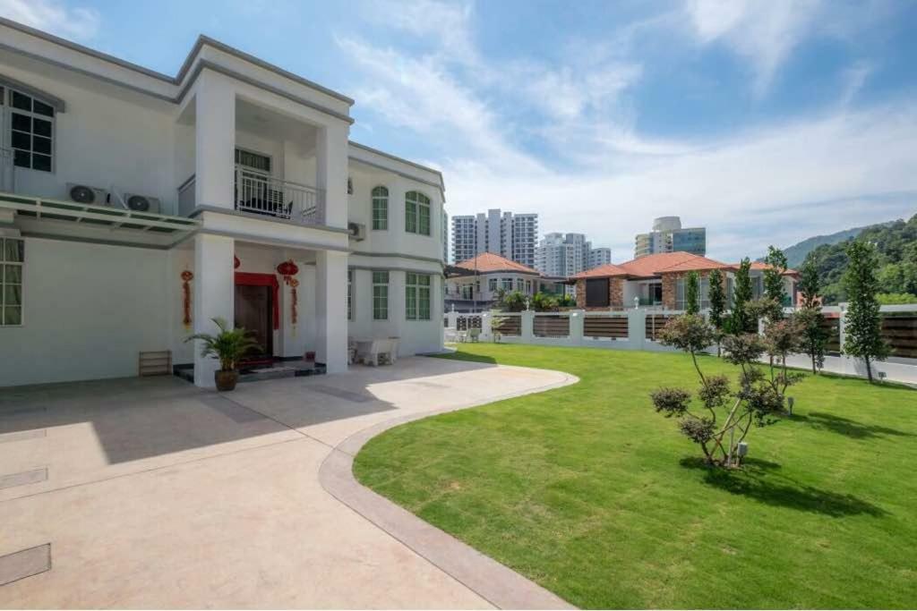 Villa 6, Persiaran Tanjung Bunga 3 Batu Feringgi Exterior foto