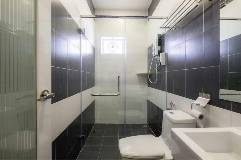 Villa 6, Persiaran Tanjung Bunga 3 Batu Feringgi Exterior foto