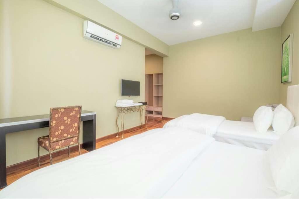 Villa 6, Persiaran Tanjung Bunga 3 Batu Feringgi Exterior foto