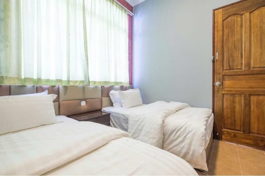 Villa 6, Persiaran Tanjung Bunga 3 Batu Feringgi Exterior foto