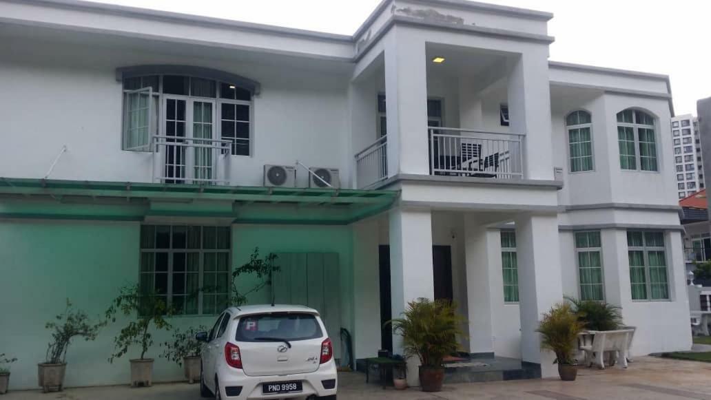 Villa 6, Persiaran Tanjung Bunga 3 Batu Feringgi Exterior foto